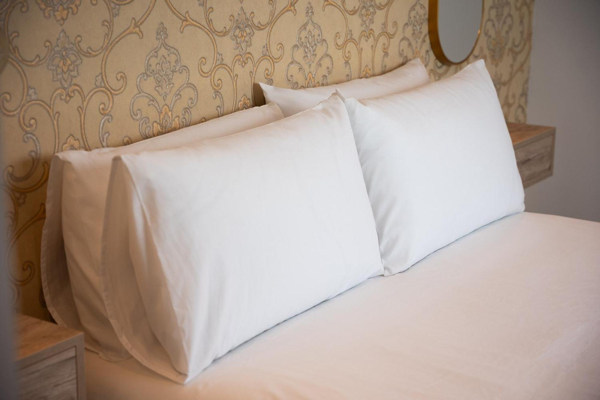 The Orange House Boutique Hotel And Upstairs Rooftop Bar Center Of La Cala De Mijas 100M From The Beach Bagian luar foto