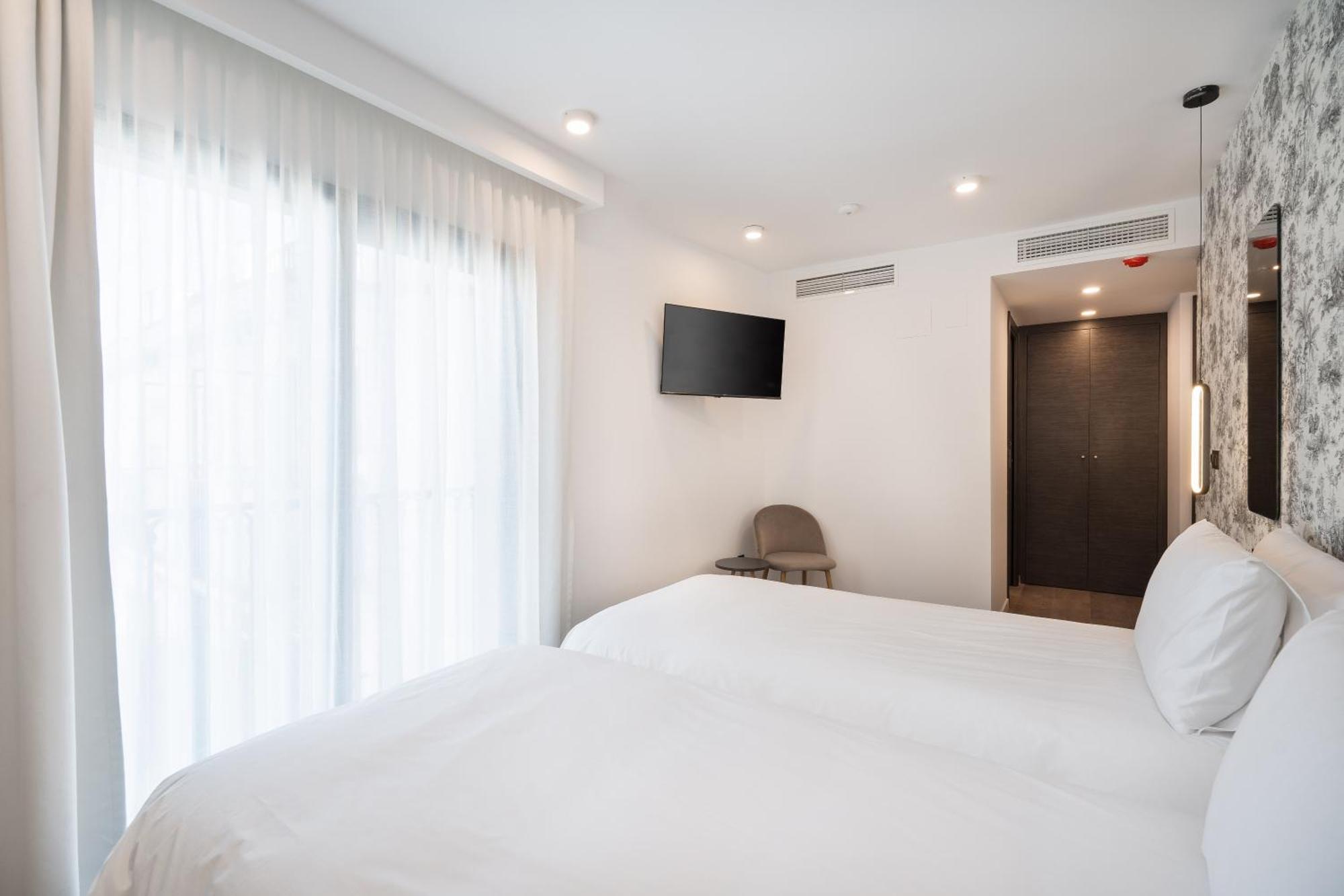 The Orange House Boutique Hotel And Upstairs Rooftop Bar Center Of La Cala De Mijas 100M From The Beach Bagian luar foto