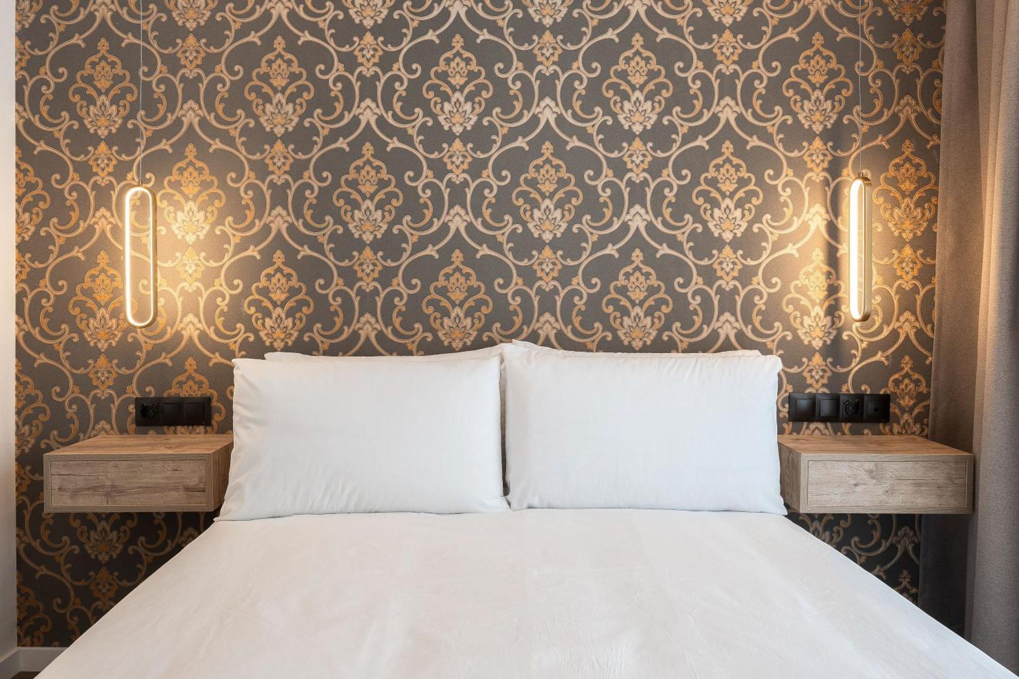 The Orange House Boutique Hotel And Upstairs Rooftop Bar Center Of La Cala De Mijas 100M From The Beach Bagian luar foto
