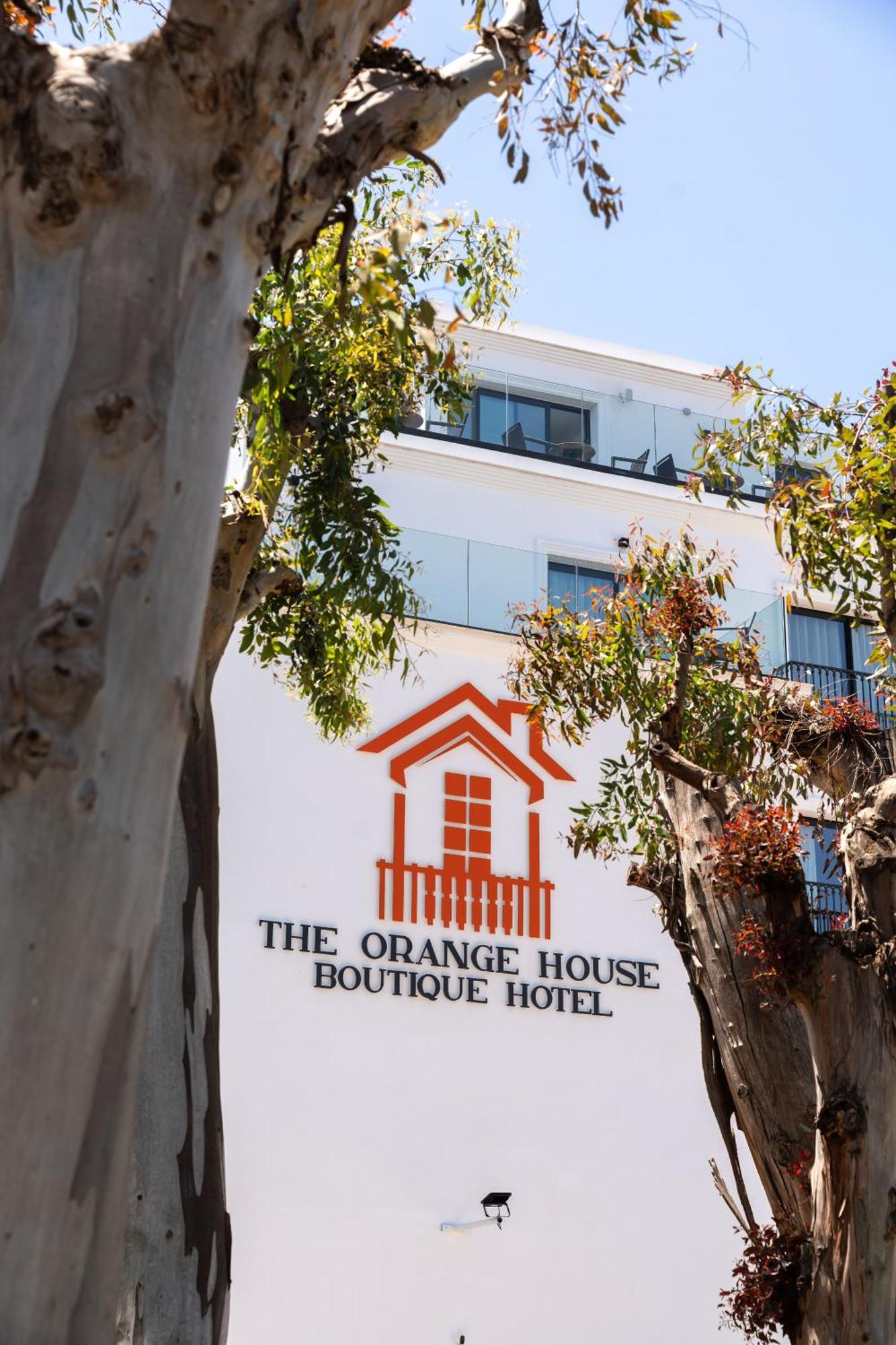 The Orange House Boutique Hotel And Upstairs Rooftop Bar Center Of La Cala De Mijas 100M From The Beach Bagian luar foto