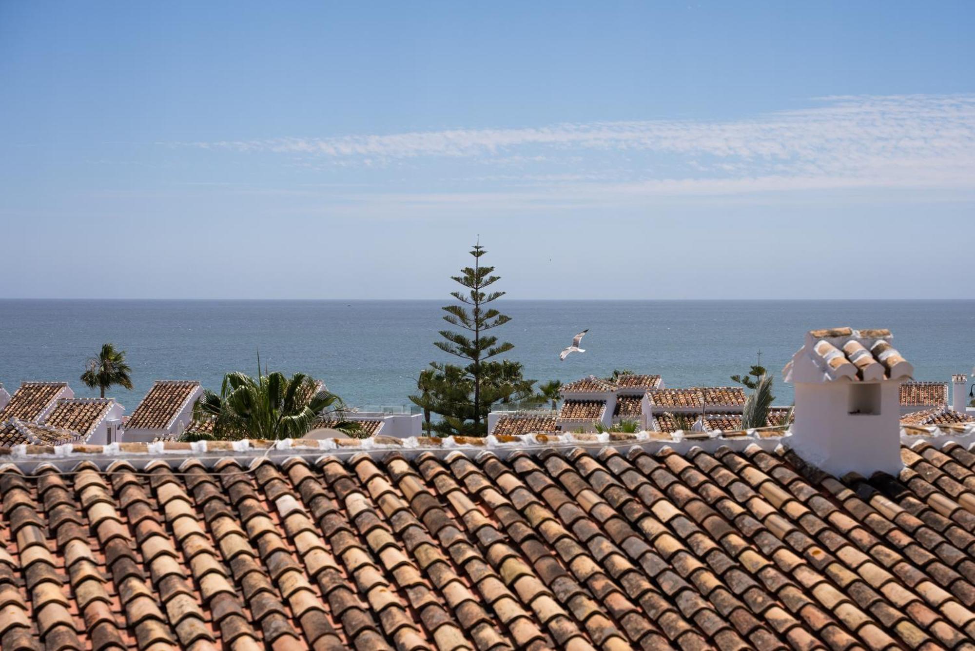 The Orange House Boutique Hotel And Upstairs Rooftop Bar Center Of La Cala De Mijas 100M From The Beach Bagian luar foto