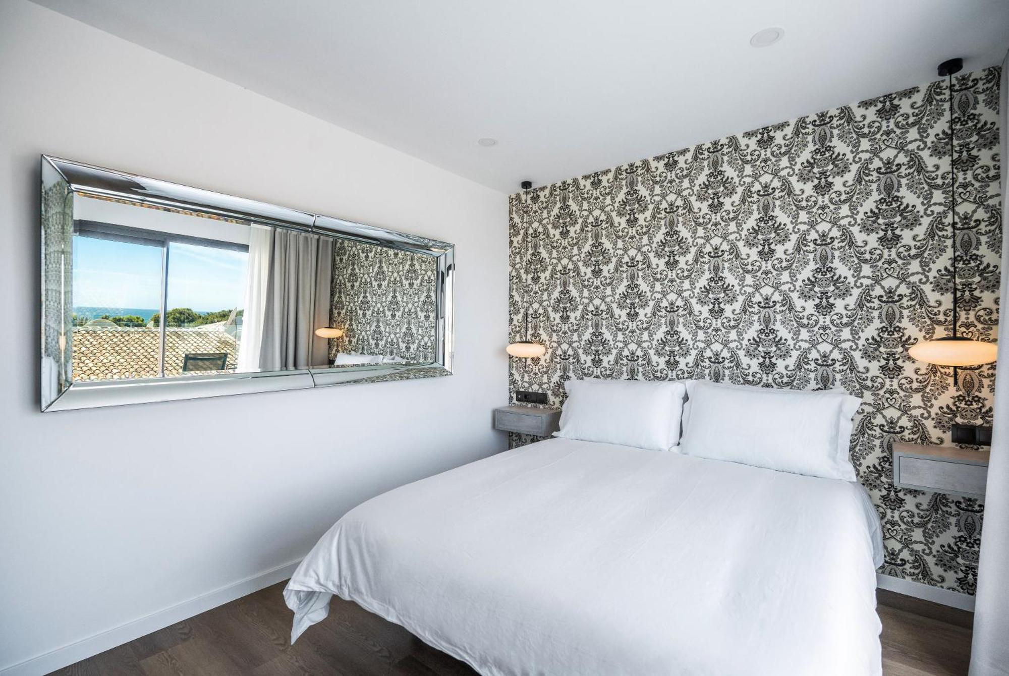 The Orange House Boutique Hotel And Upstairs Rooftop Bar Center Of La Cala De Mijas 100M From The Beach Bagian luar foto