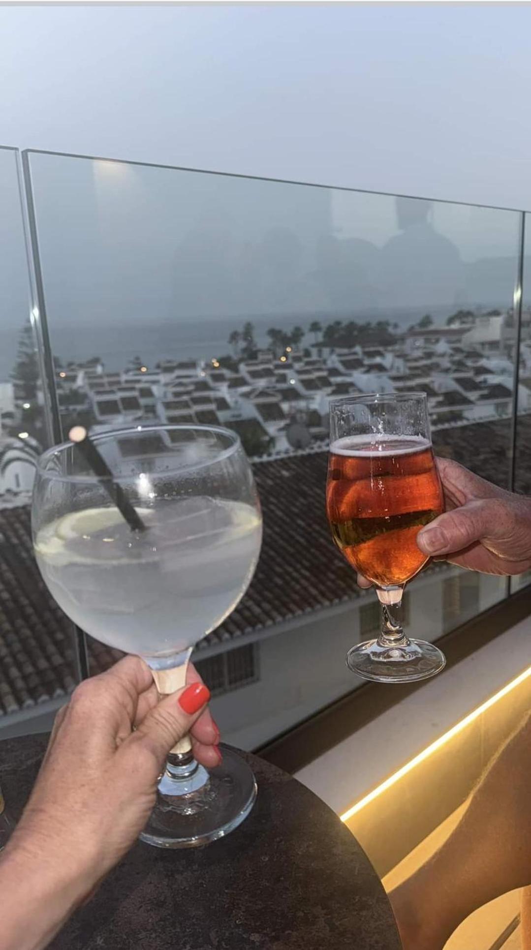 The Orange House Boutique Hotel And Upstairs Rooftop Bar Center Of La Cala De Mijas 100M From The Beach Bagian luar foto