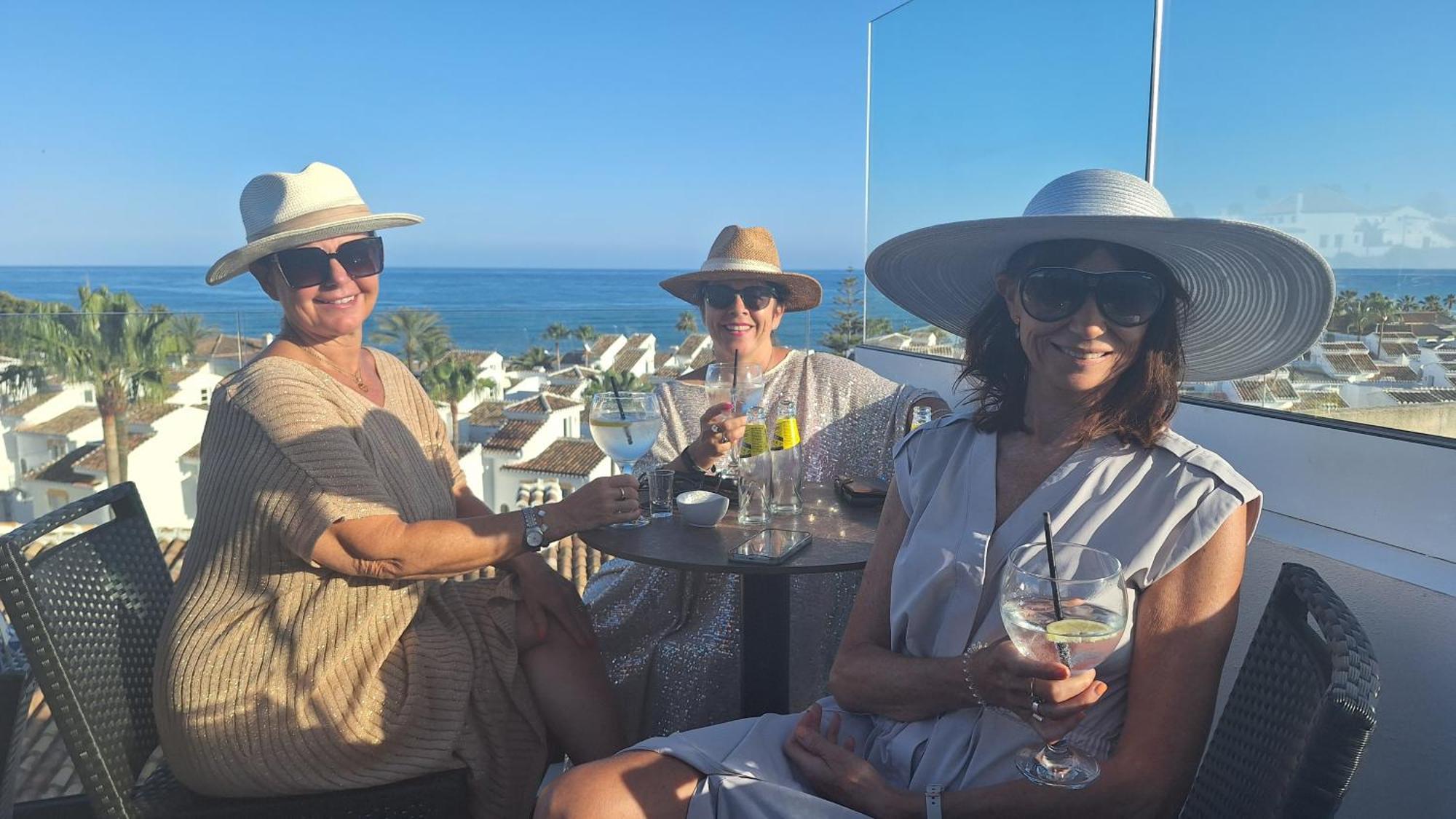 The Orange House Boutique Hotel And Upstairs Rooftop Bar Center Of La Cala De Mijas 100M From The Beach Bagian luar foto