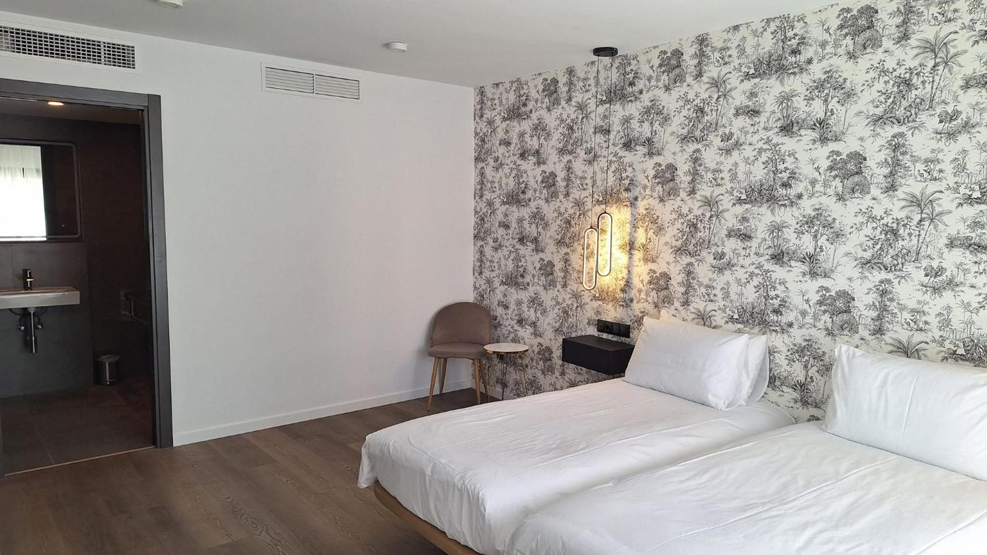 The Orange House Boutique Hotel And Upstairs Rooftop Bar Center Of La Cala De Mijas 100M From The Beach Ruang foto