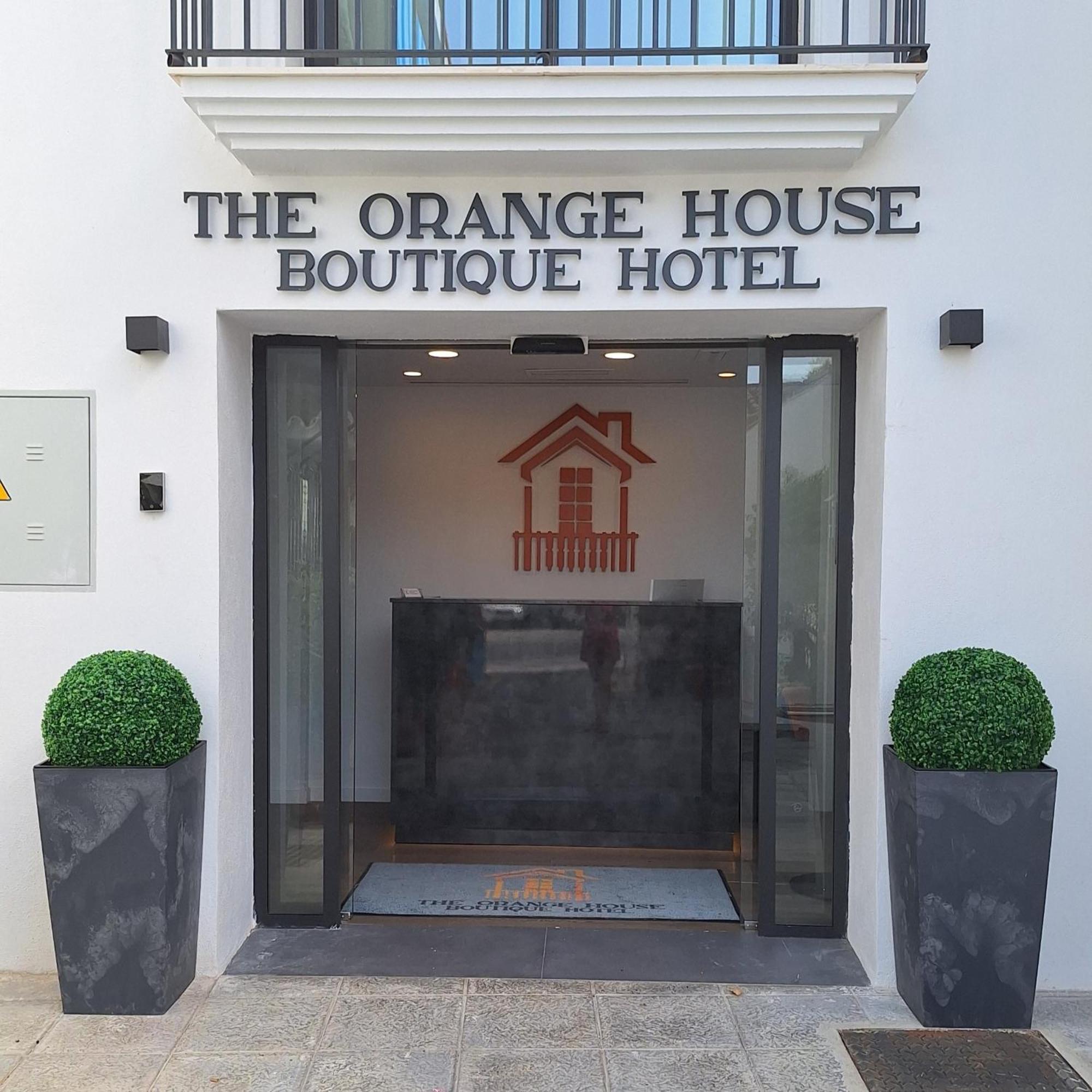 The Orange House Boutique Hotel And Upstairs Rooftop Bar Center Of La Cala De Mijas 100M From The Beach Bagian luar foto