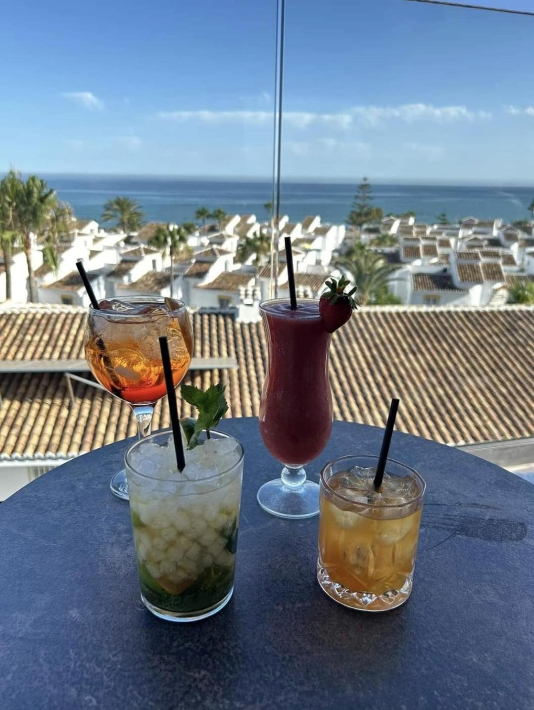 The Orange House Boutique Hotel And Upstairs Rooftop Bar Center Of La Cala De Mijas 100M From The Beach Bagian luar foto