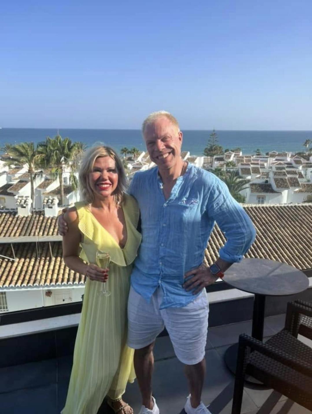 The Orange House Boutique Hotel And Upstairs Rooftop Bar Center Of La Cala De Mijas 100M From The Beach Bagian luar foto